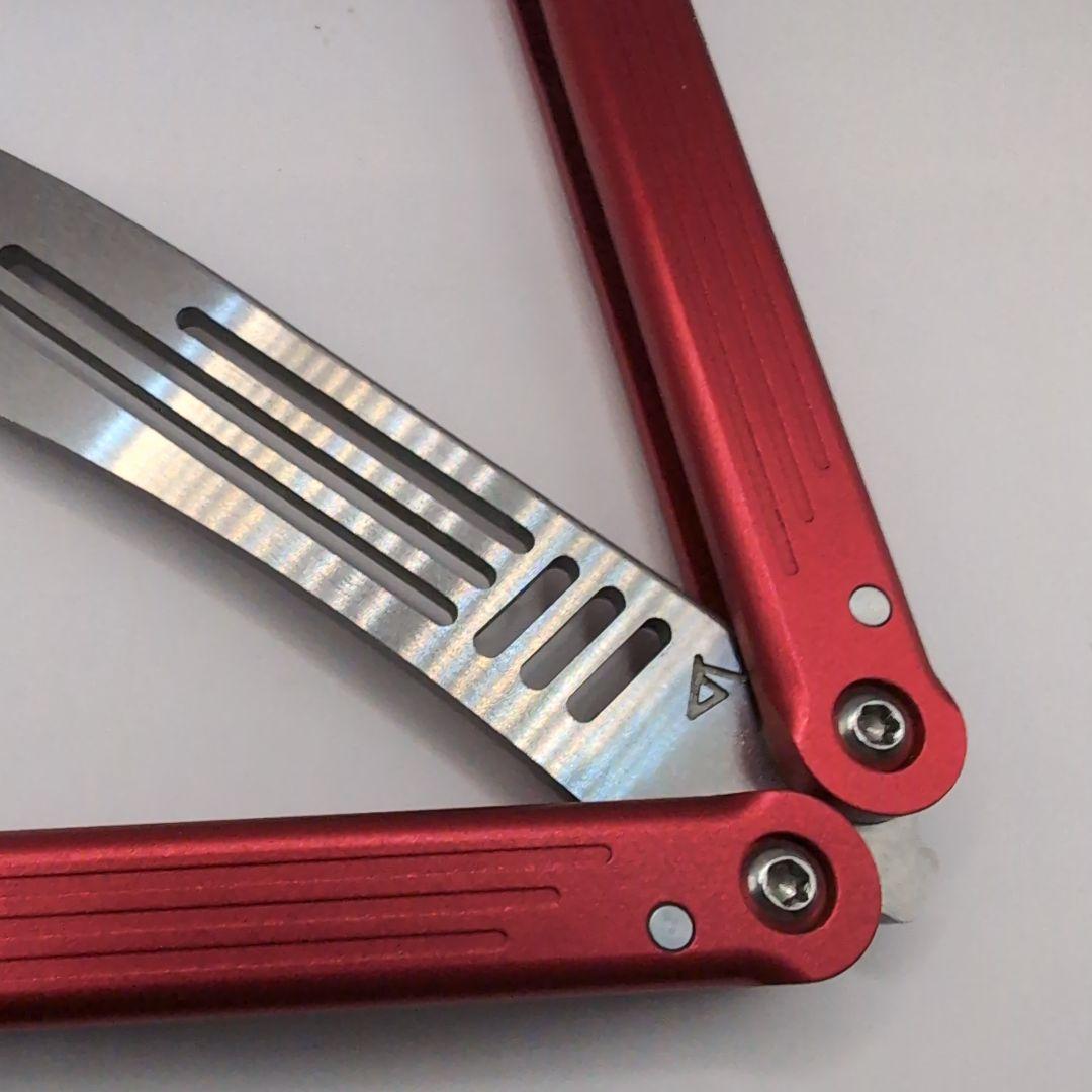 svix zephyr v4.5　バタフライナイフ　トレーナー