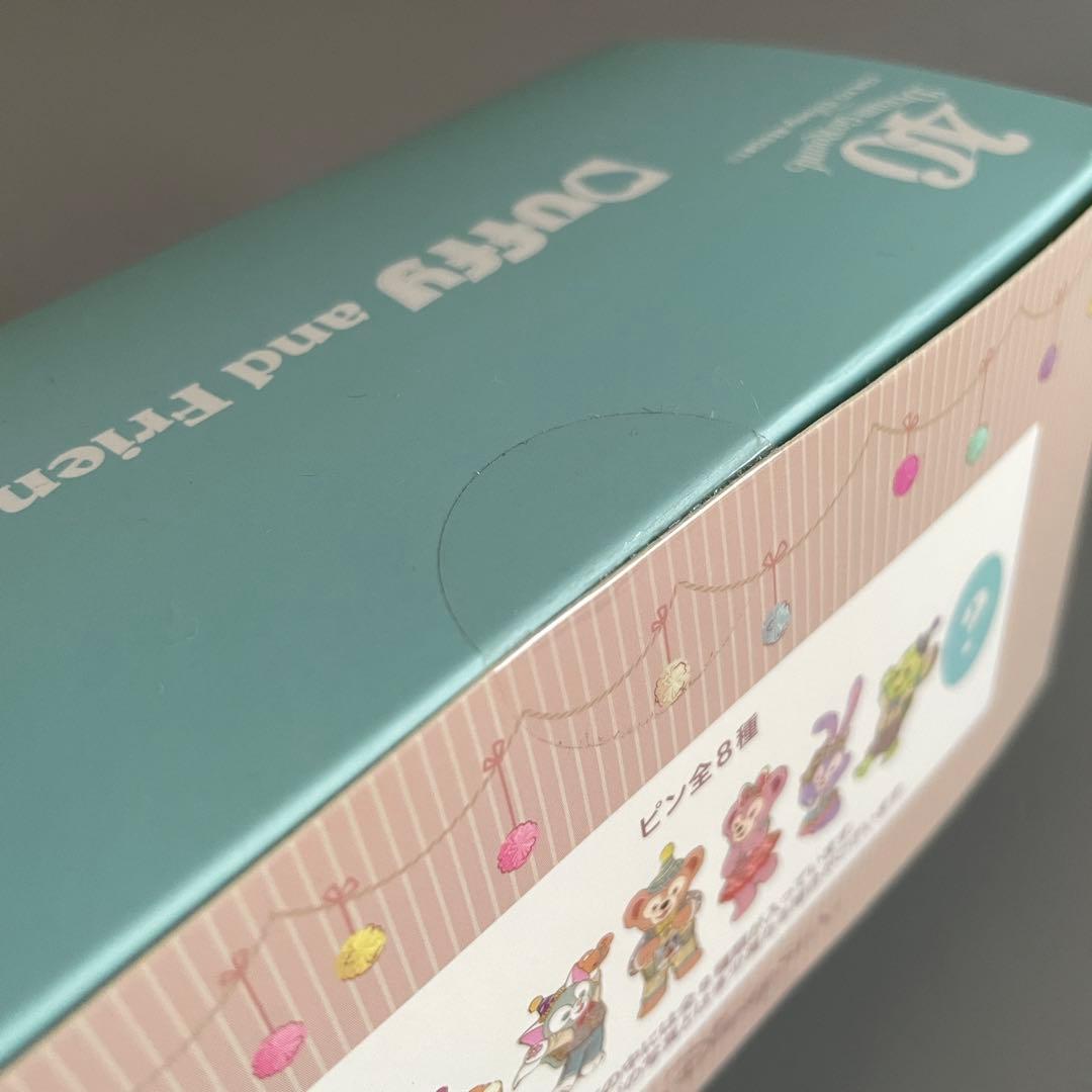 ダッフィー フロムオールオブアス　ピンバッジ 8種　コンプリート　新品未開封