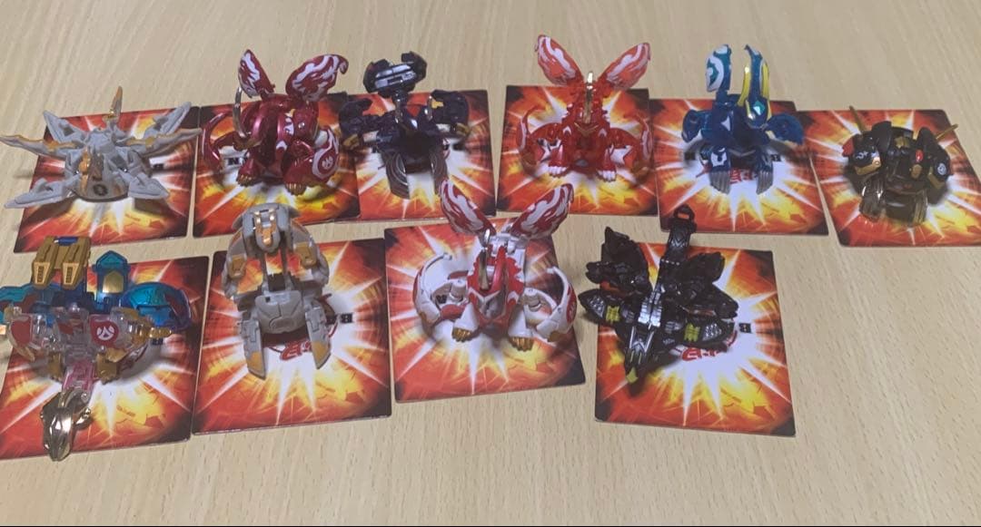 个*様 爆丸10体＆カードセット