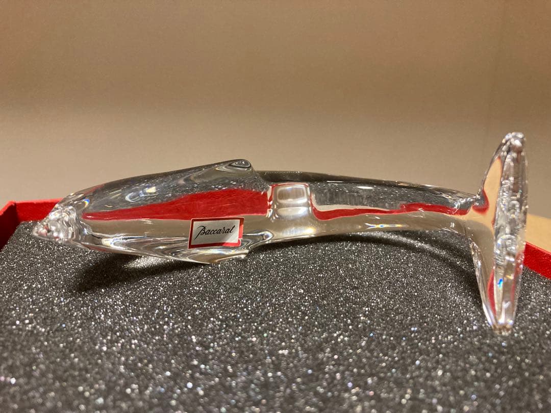 バカラ　イルカ　フィギュリン