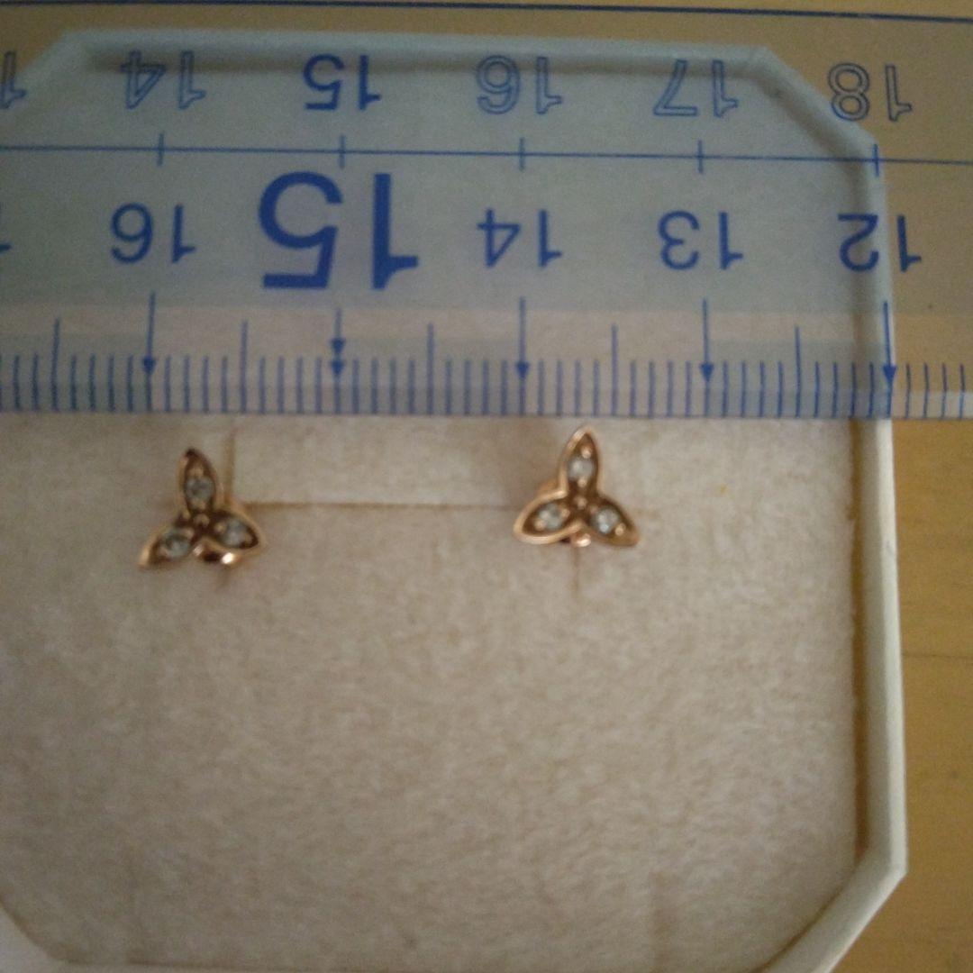 k18 トリニティ型ゴールドピアス 約0.5mm