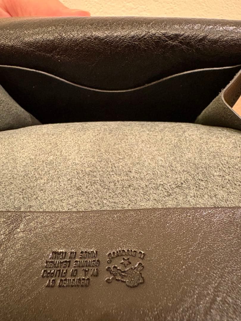 【新品未使用品】　IL BISONTE ブラックレザーケース　カードケース