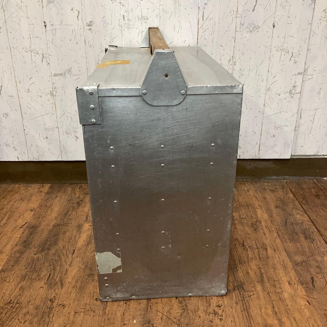 A-3 昭和レトロ アルミ製 出前箱 おかもち 4段 木製ハンドル キャンプ