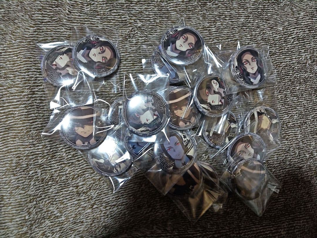 鬼滅の刃 絵巻カフェ くじ引き44mm缶バッジ 鬼舞辻無惨 女無惨 21点セット