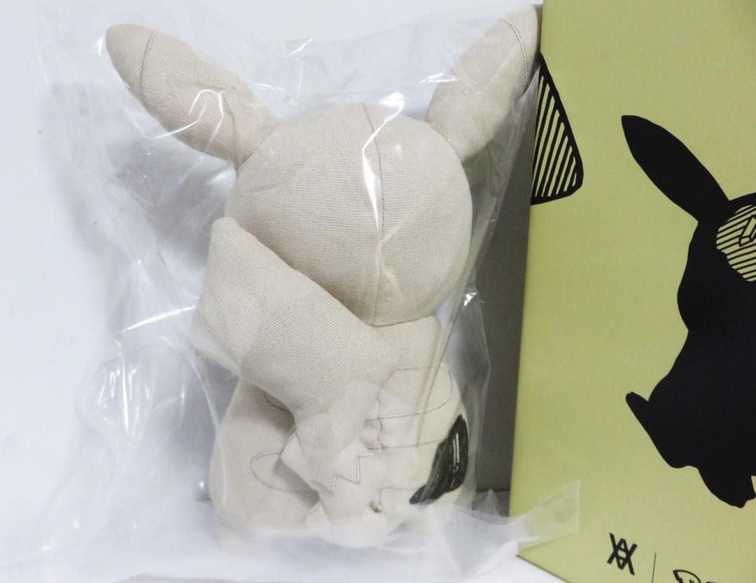 定価3.1万 新品 Daniel Arsham ピカチュウ ぬいぐるみ ポケモン