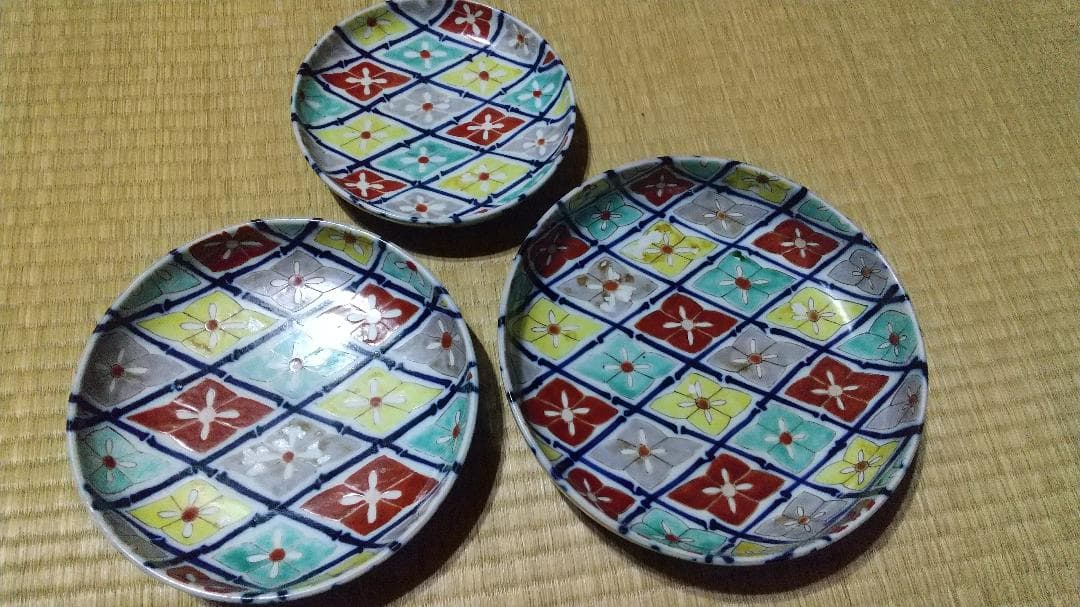 古伊万里　小振　色絵　網目紋　三つ鉢・深皿（大）径24.5×高7ｃｍ