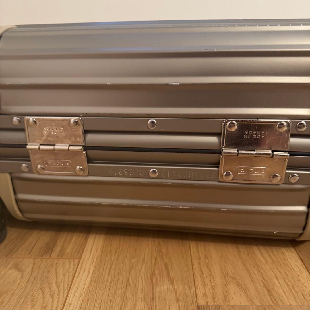 s*9様 【貴重な4輪タイプ】RIMOWA キャリーケース トパーズ チタニウム