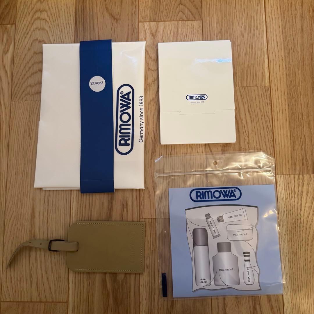 s*9様 【貴重な4輪タイプ】RIMOWA キャリーケース トパーズ チタニウム