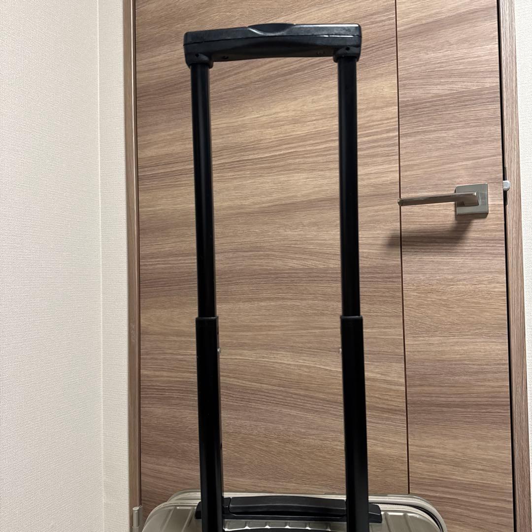 リモア　キャリーケース33リットル　機内持込可サイズ　2輪