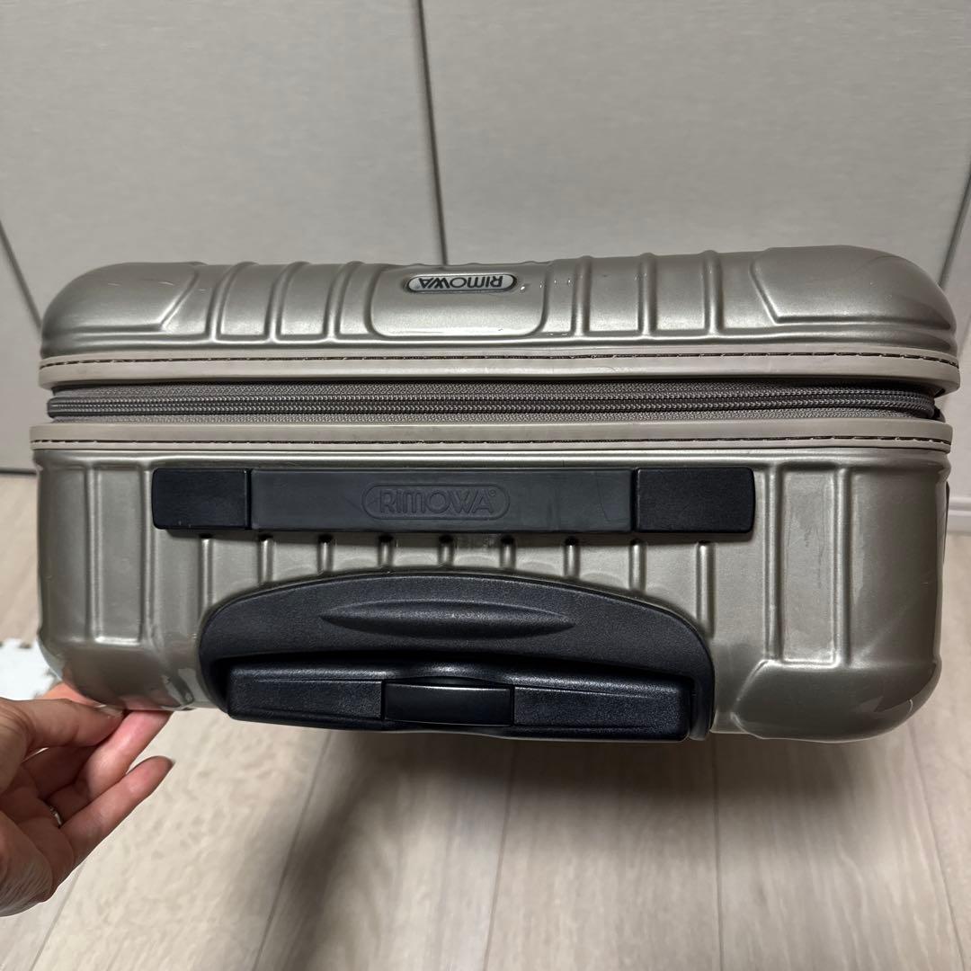 リモア　キャリーケース33リットル　機内持込可サイズ　2輪