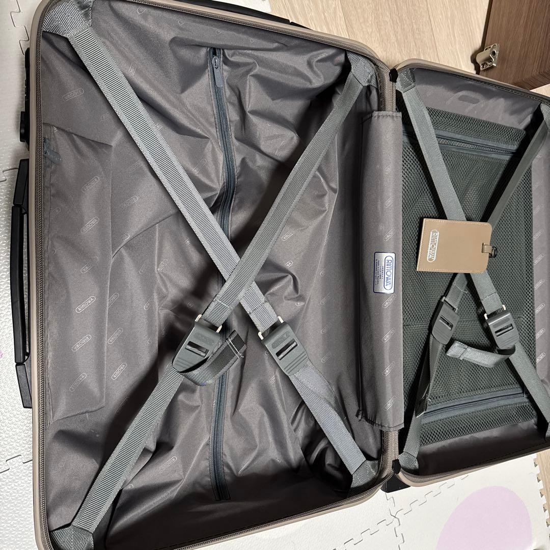 リモア　キャリーケース33リットル　機内持込可サイズ　2輪