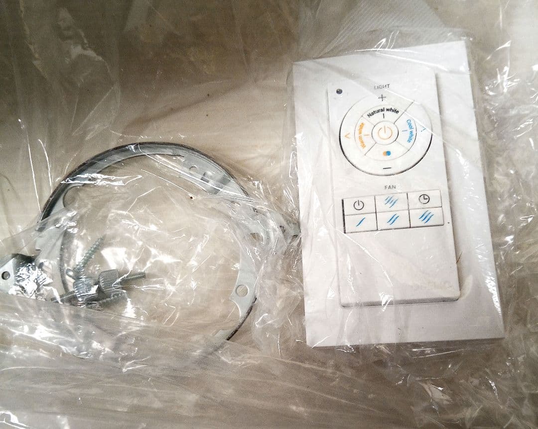 【新品同様】OL291438BR シーリングファン ホワイト