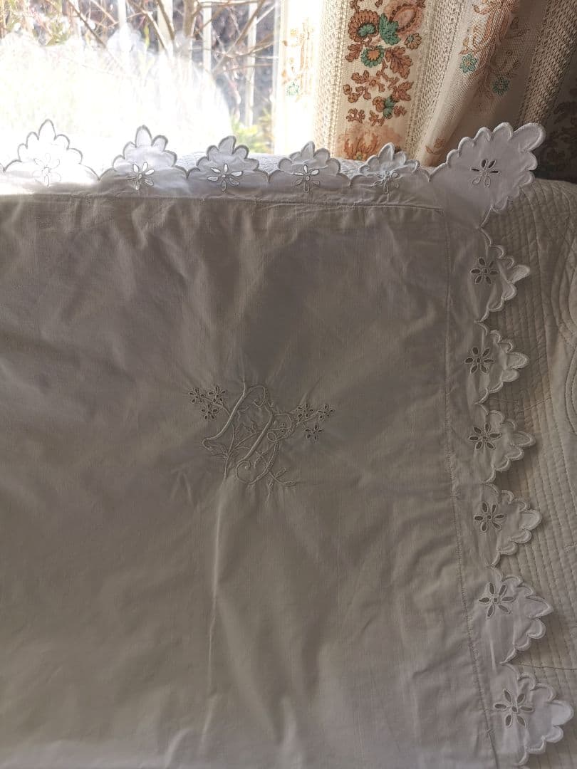 アンティークフランス オープンカットワーク＆スカラップ刺繍ラージクッションカバー