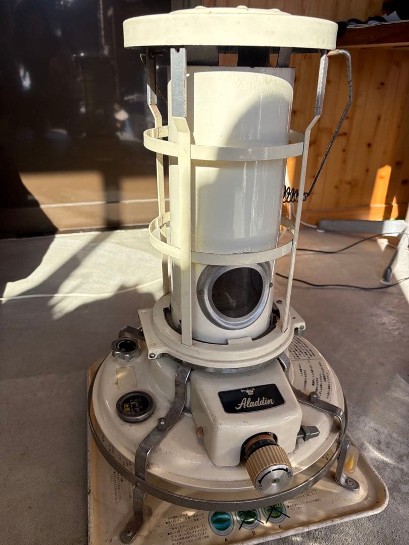 Aladdin アラジン　オイルストーブ ホワイト
