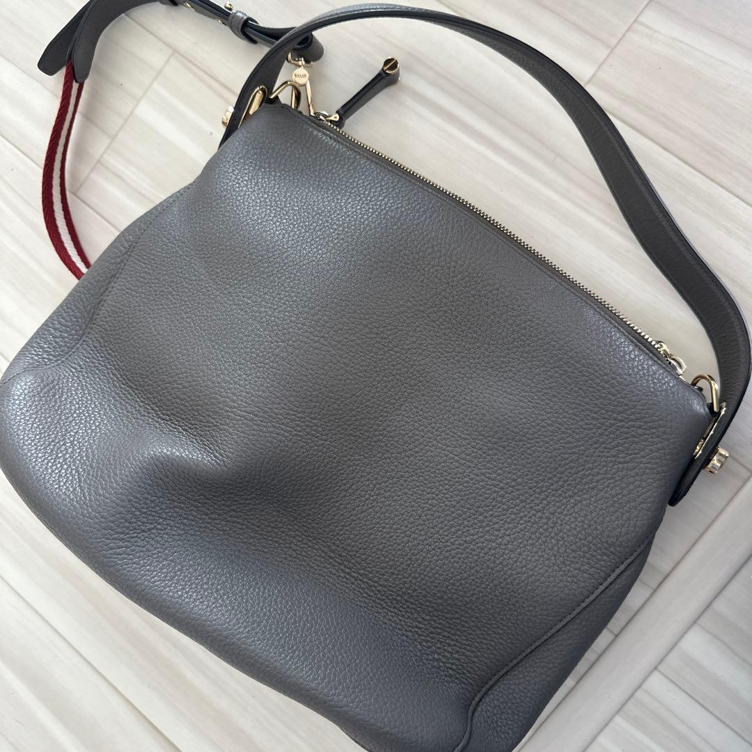 BALLY グレー レザー ショルダーバッグ