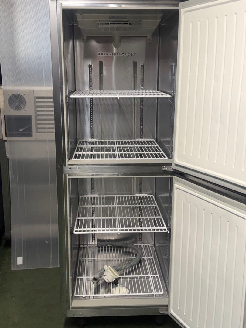 2020年 Panasonic縦型冷蔵庫 610x840x 1940