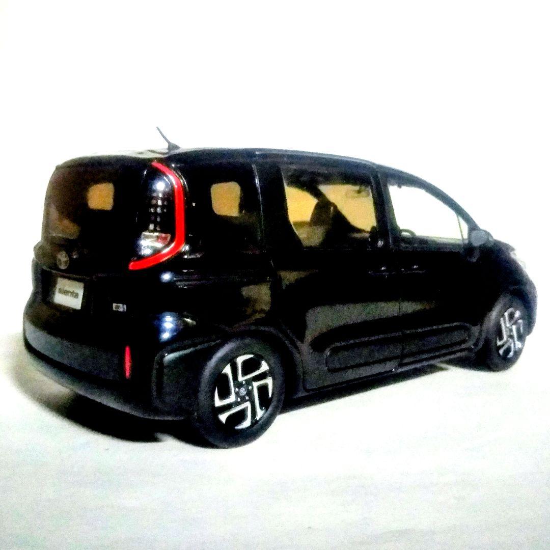 ディーラー カラーサンプルミニカーTOYOTA シエンタ 希少車