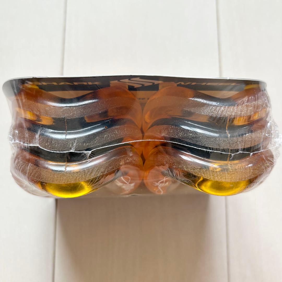 07☆新品 未開封☆ シャークウィール 72mm 78a クリアアンバー