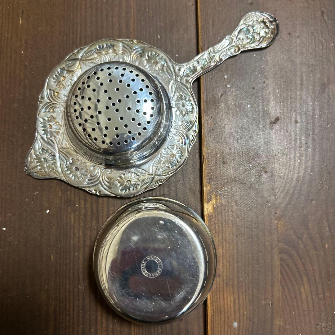 イギリス製　アンティーク　シルバーティーストレイナー　受け皿付き