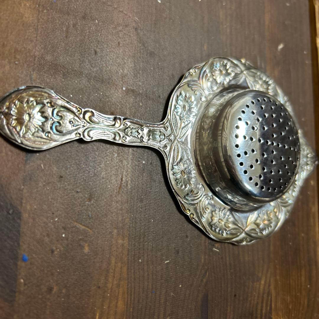 イギリス製　アンティーク　シルバーティーストレイナー　受け皿付き