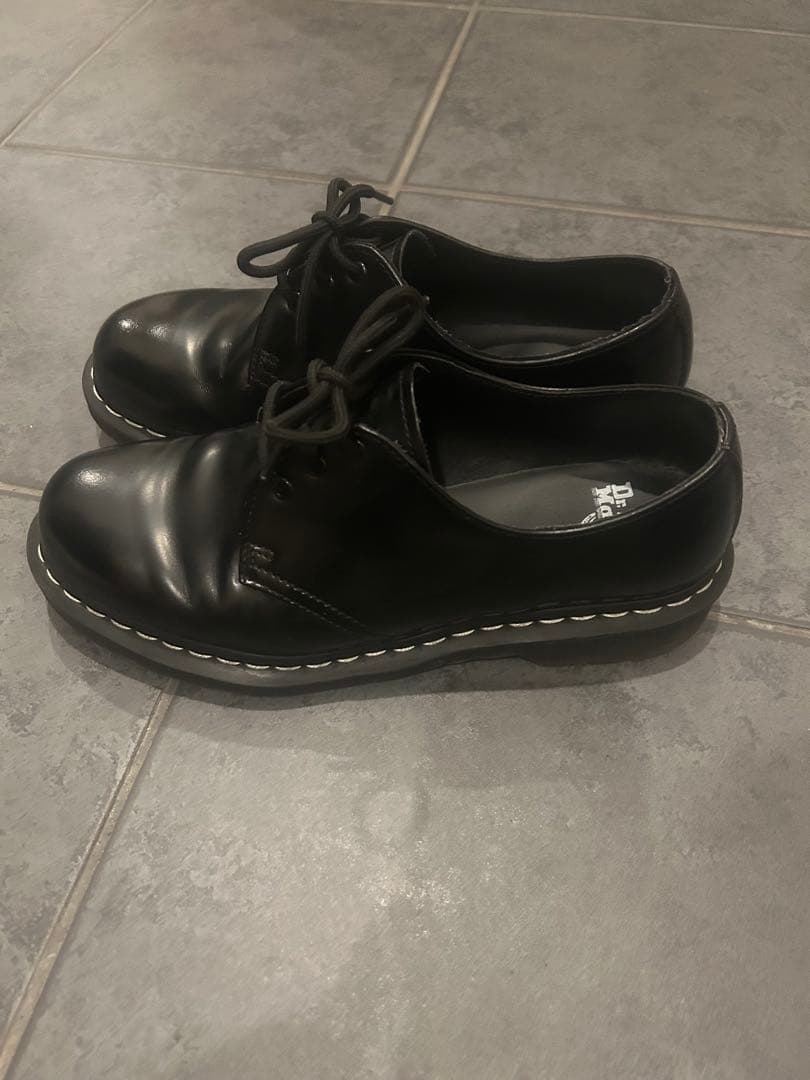 美品ドクターマーチン　Dr.martens 3ホール 1461 白ステッチUK8