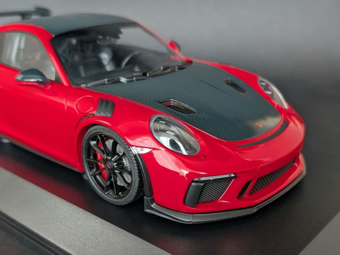 ミニチャンプス 1/18 ポルシェ 911 GT3 RS 2019 レッド