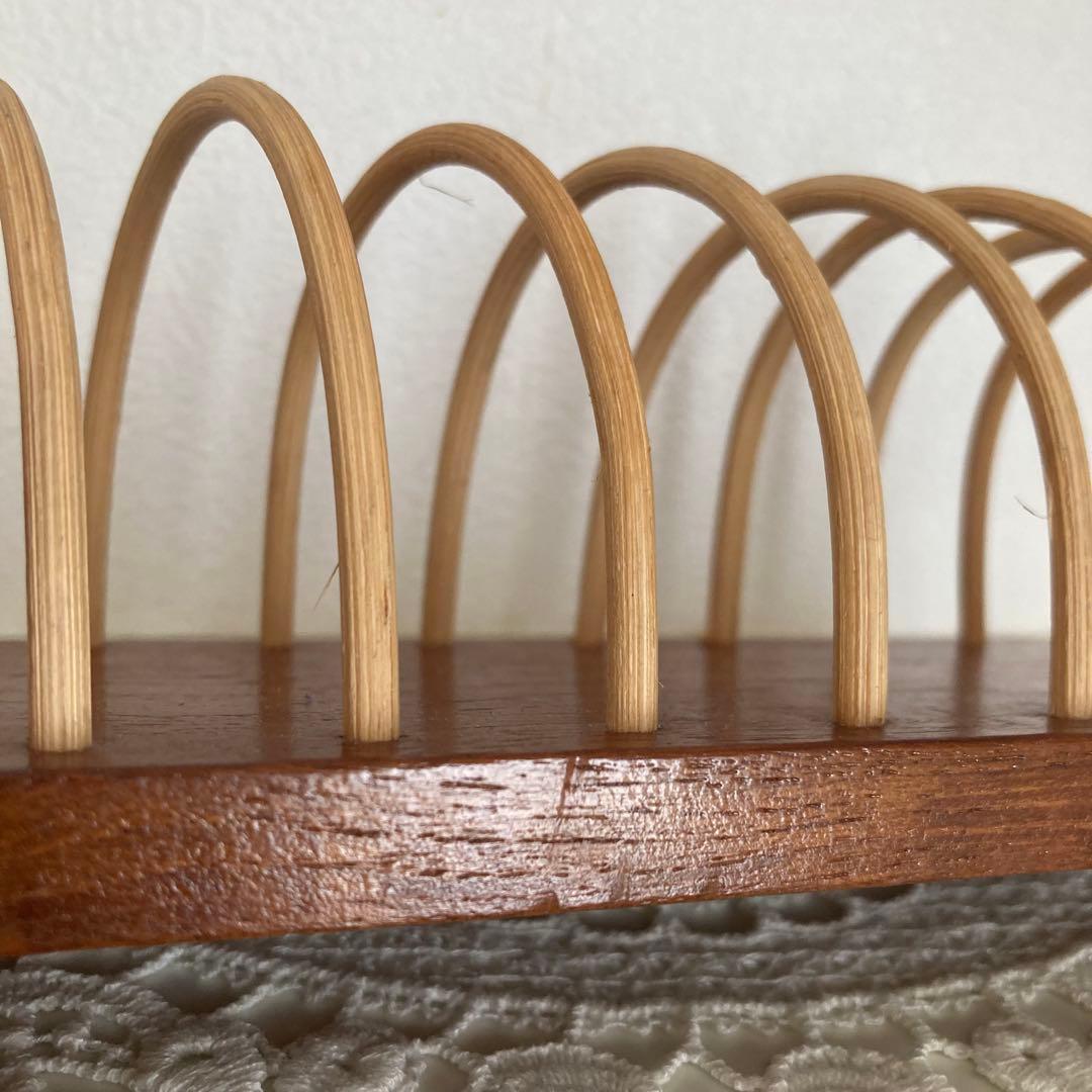 北欧ヴィンテージチークのトーストスタンドブックスタンドやカードスタンドとしても♪