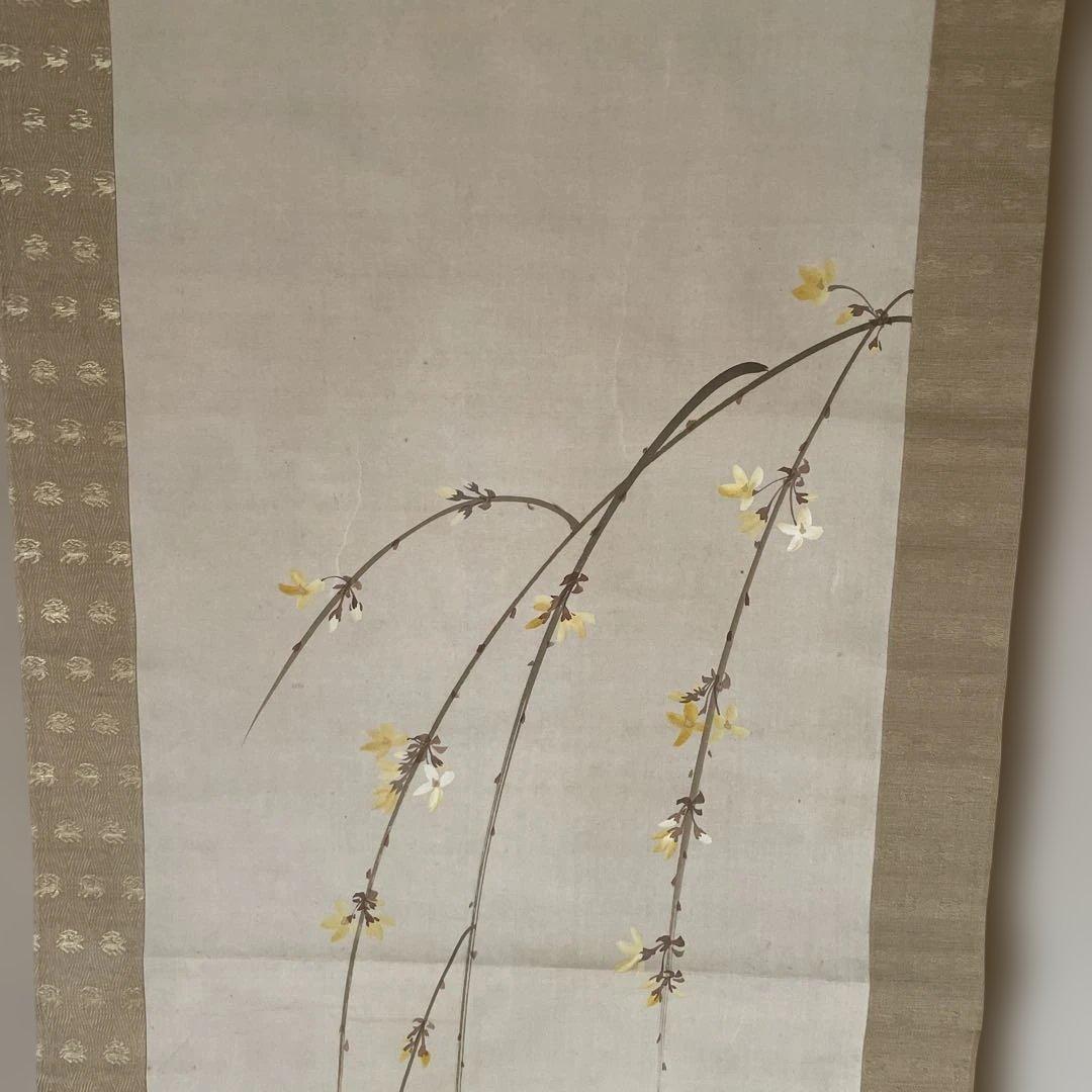 2軸セット　「しだれ桜」　「花と鳥」の掛軸 木製収納箱付き