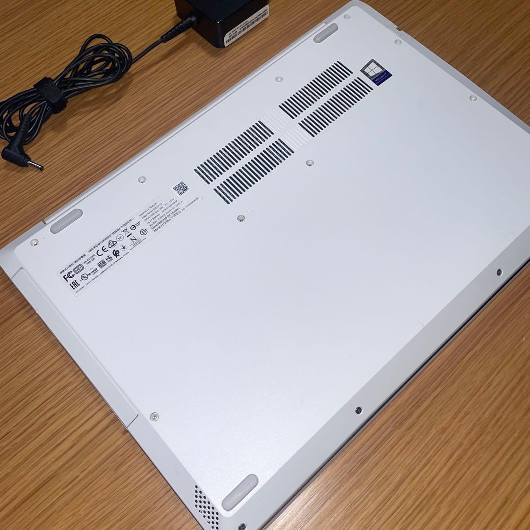 Lenovo 15.6インチホワイト美品❤️快適SSD✨ Windows 11