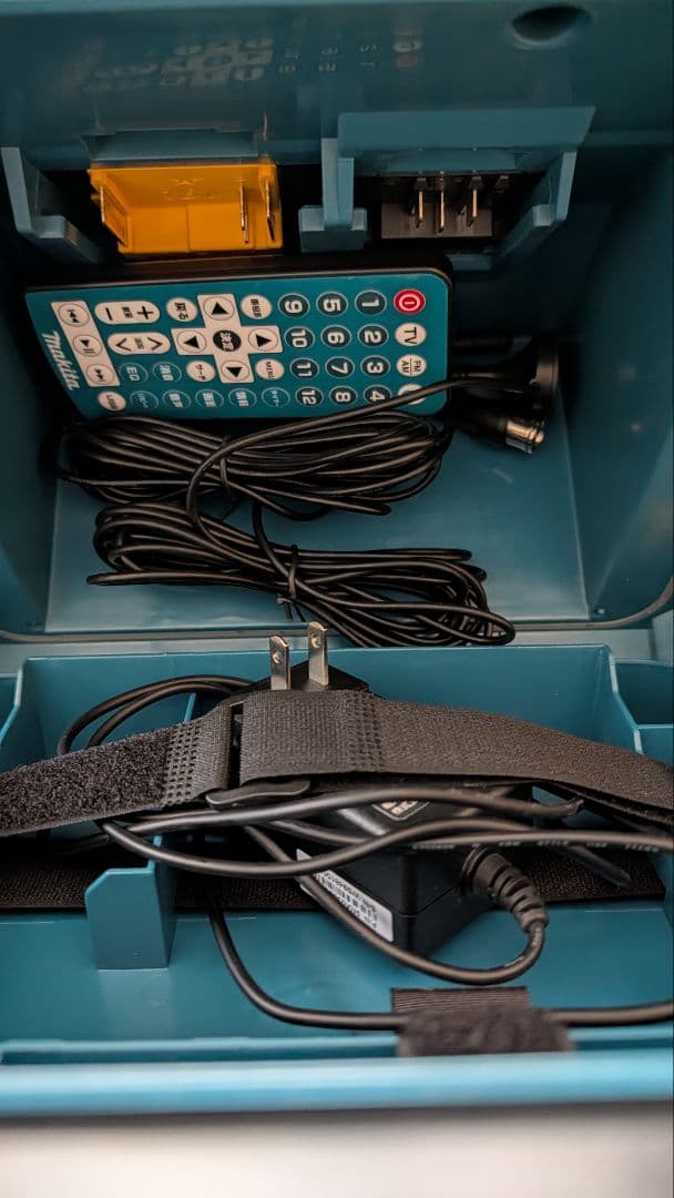 Makita TV100 充電式ポータブルテレビ