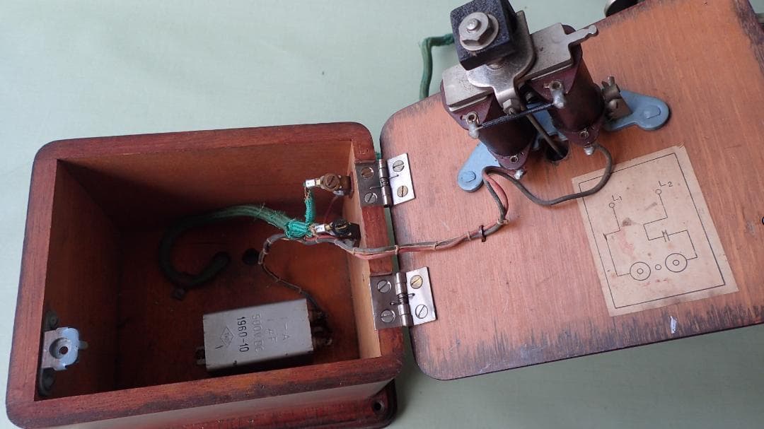 レトロ/アンティーク　電話　大正12年　２号共電式卓上電話機　オブジェ・室内飾り