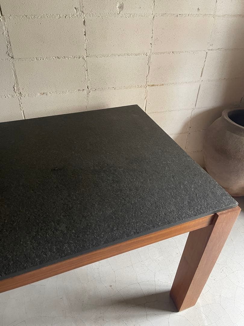 やー　御影石 × ウォールナット　ダイニングテーブル　クラスティーナ