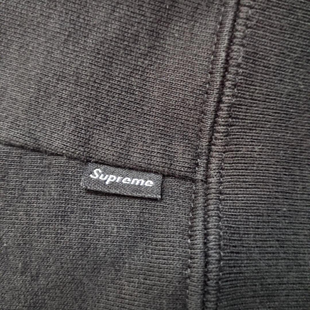 美品☆Supremeロゴパーカー ☆ブラック