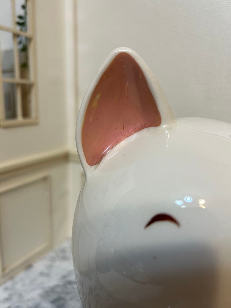 昭和レトロ　1970年代　内藤ルネ　陶器製貯金箱　お花の首飾りの白ネコさん