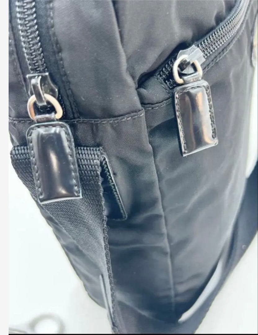 極美品PRADA テスート三角ロゴショルダーバッグ ブラック（未使用に近い）