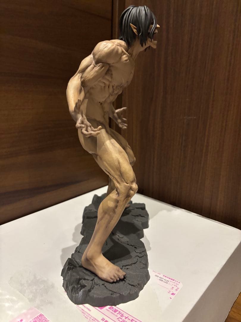 進撃の巨人 一番くじ ラストワン賞 エレン 巨人 巨大樹の森 フィギュア