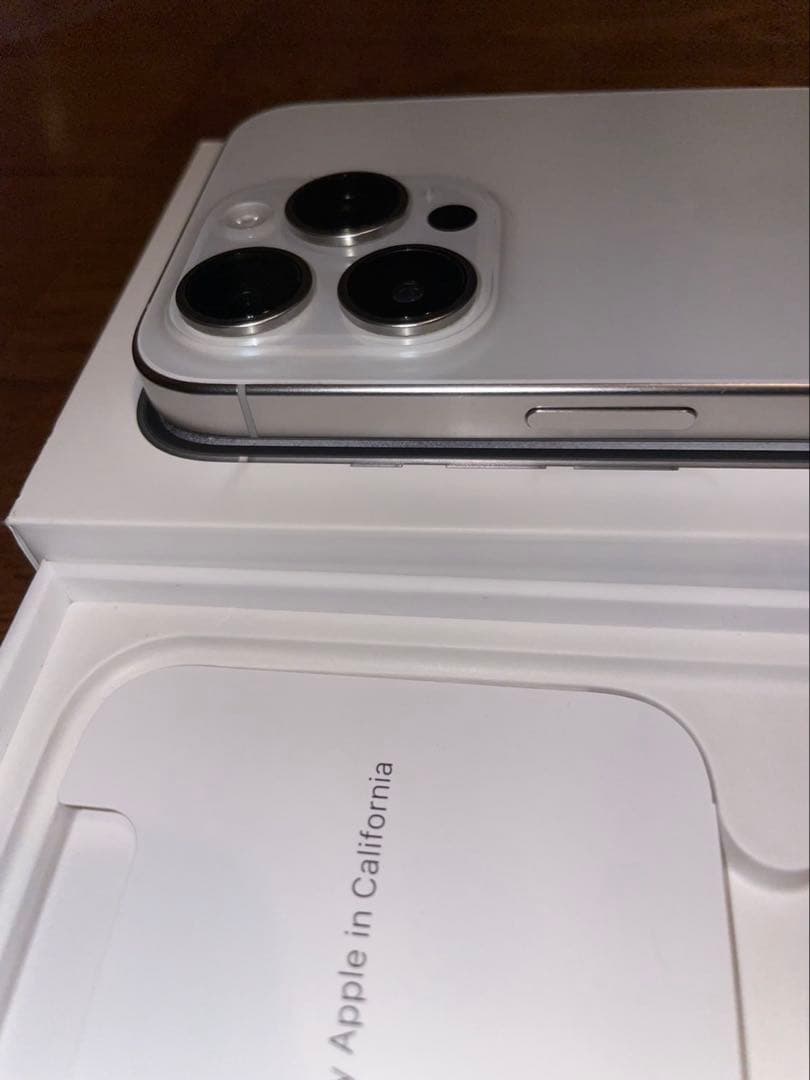 iPhone 15 Pro 256GB ホワイトチタニウム