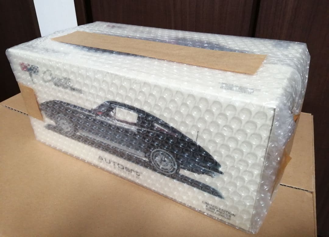 【17日まで出品】オートアート 1/18 シボレー コルベット クーペ 1963