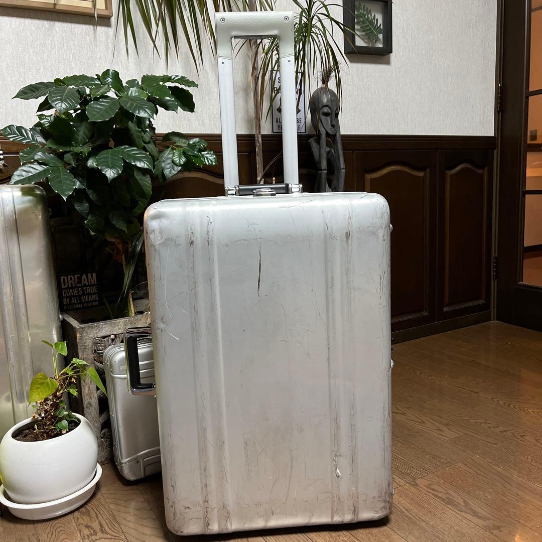 【廃盤品】頑丈です！シンプル構造　ゼロハリバートン　アルミ製キャリーケース