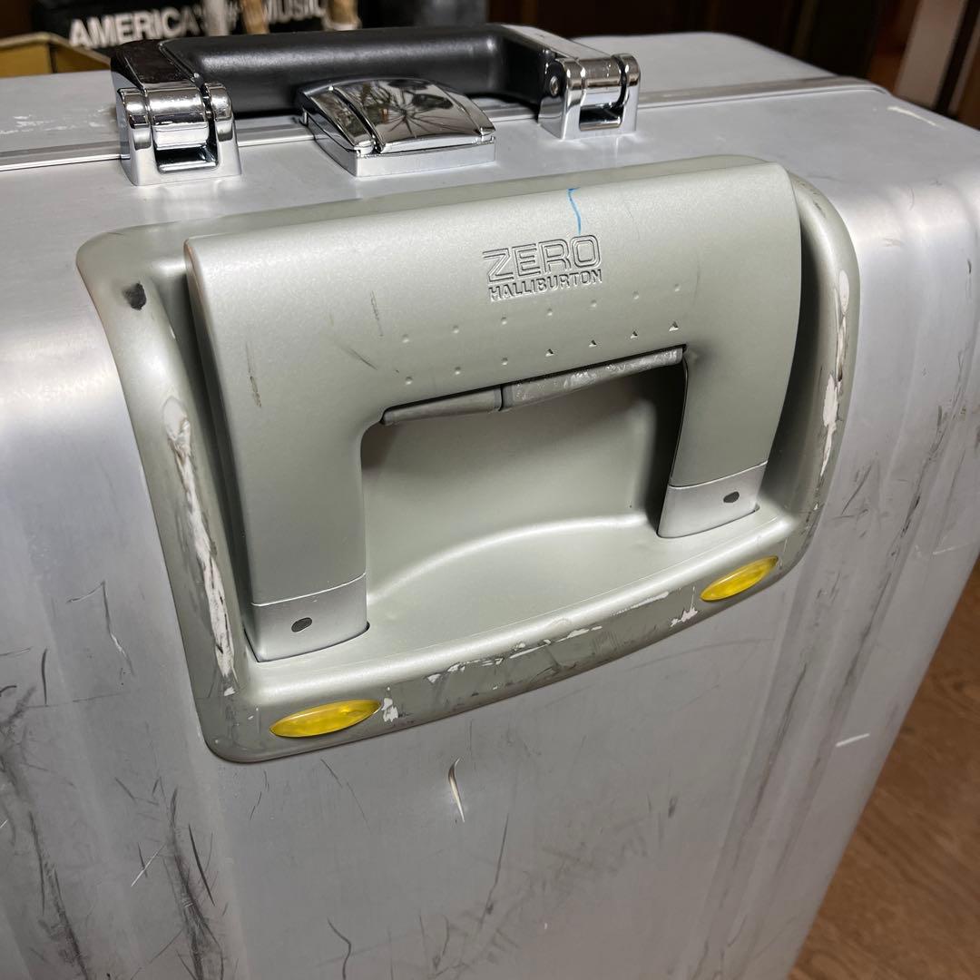 【廃盤品】頑丈です！シンプル構造　ゼロハリバートン　アルミ製キャリーケース