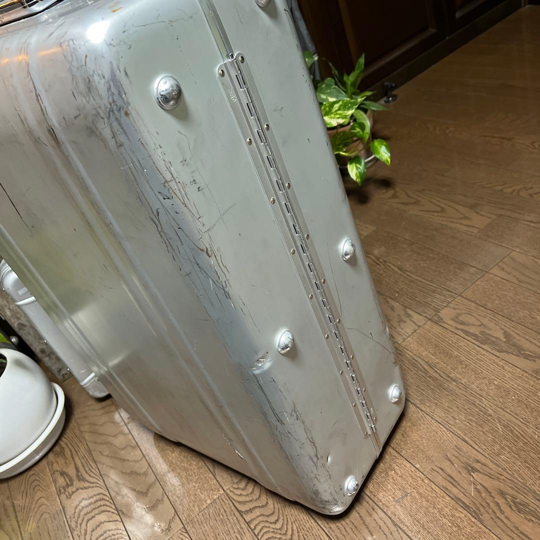 【廃盤品】頑丈です！シンプル構造　ゼロハリバートン　アルミ製キャリーケース