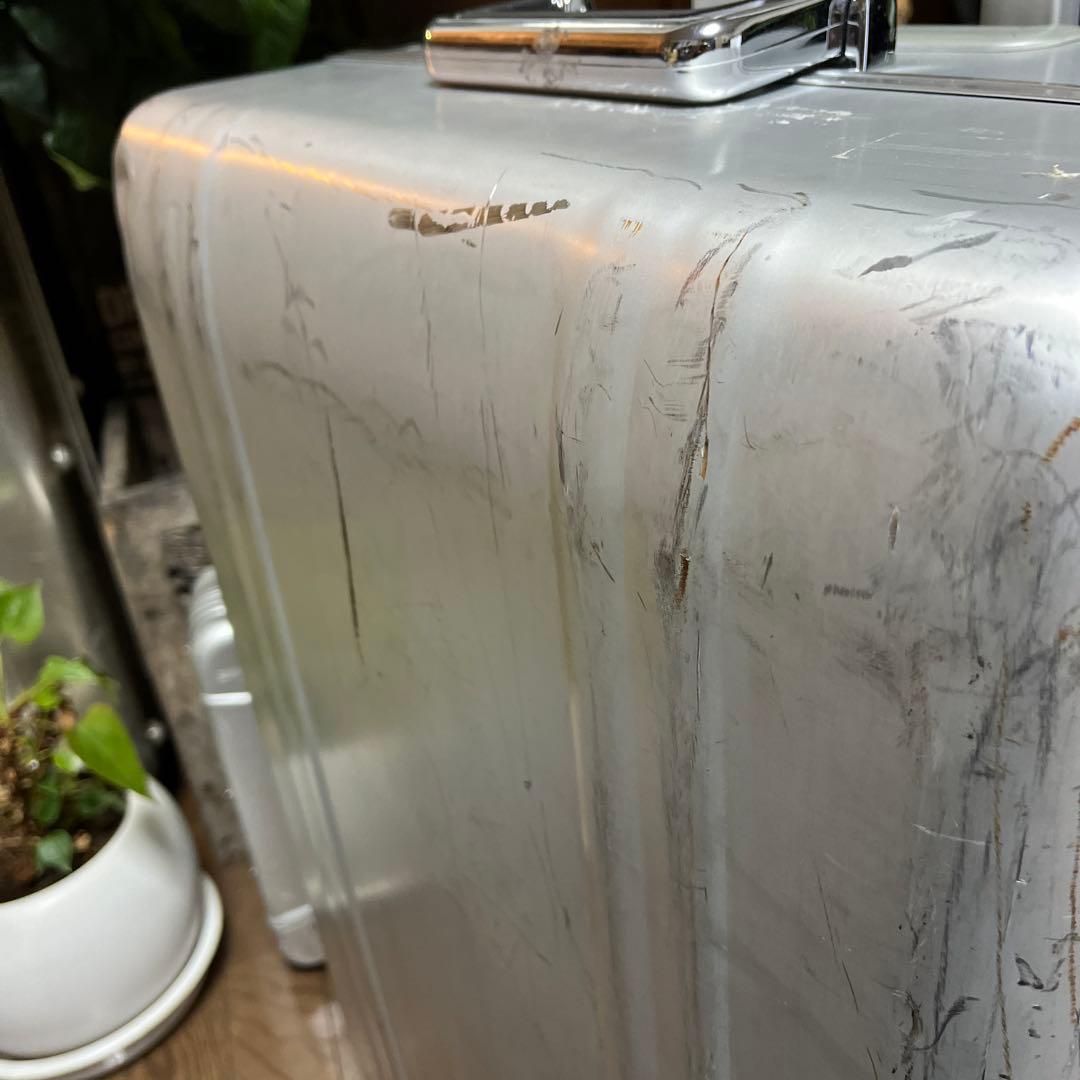 【廃盤品】頑丈です！シンプル構造　ゼロハリバートン　アルミ製キャリーケース