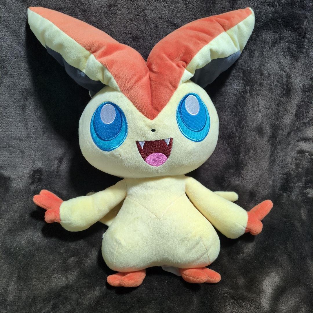 【廃盤】 ポケモンセンター ビクティニ 等身大ぬいぐるみ