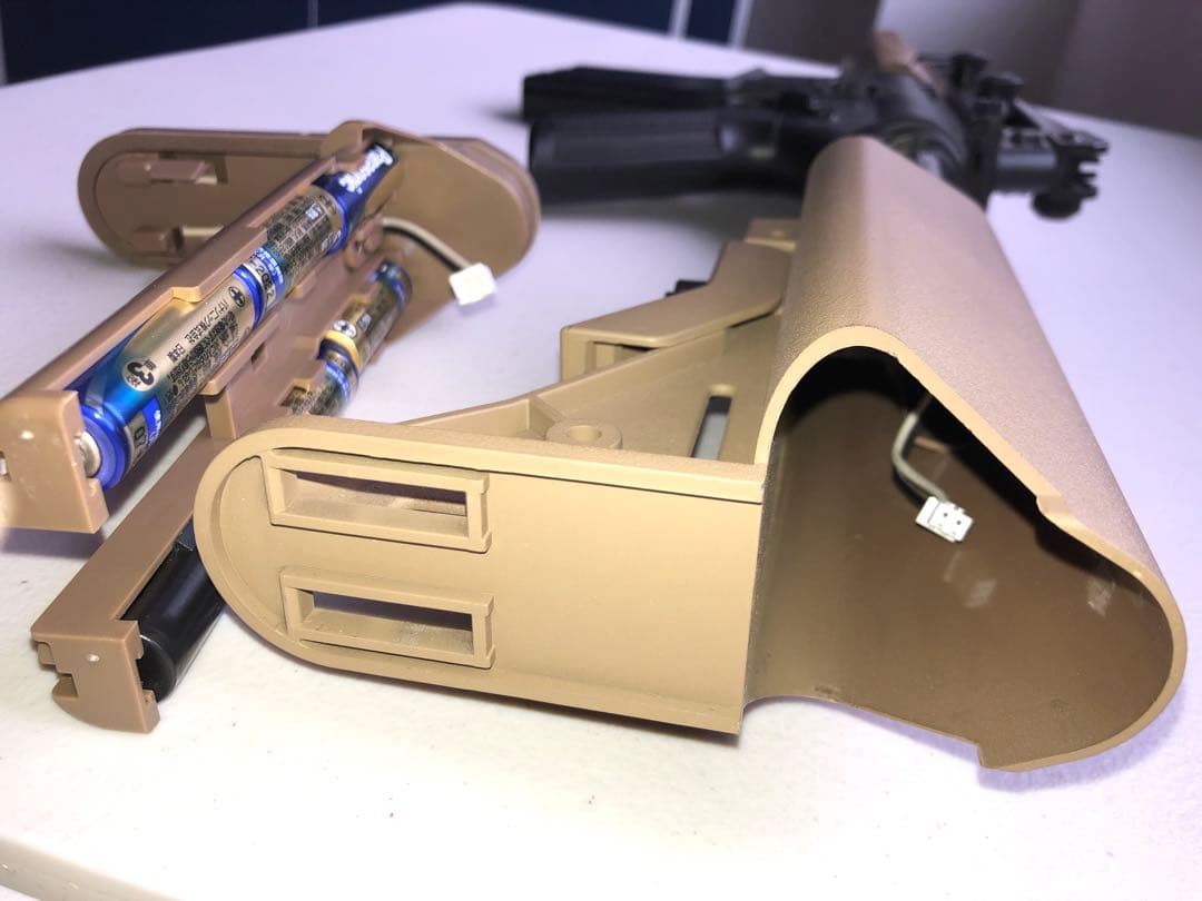 定価2万　美品 マルイ電動ガン『M4CQBタンカラーモデル』ライトプロ 10禁