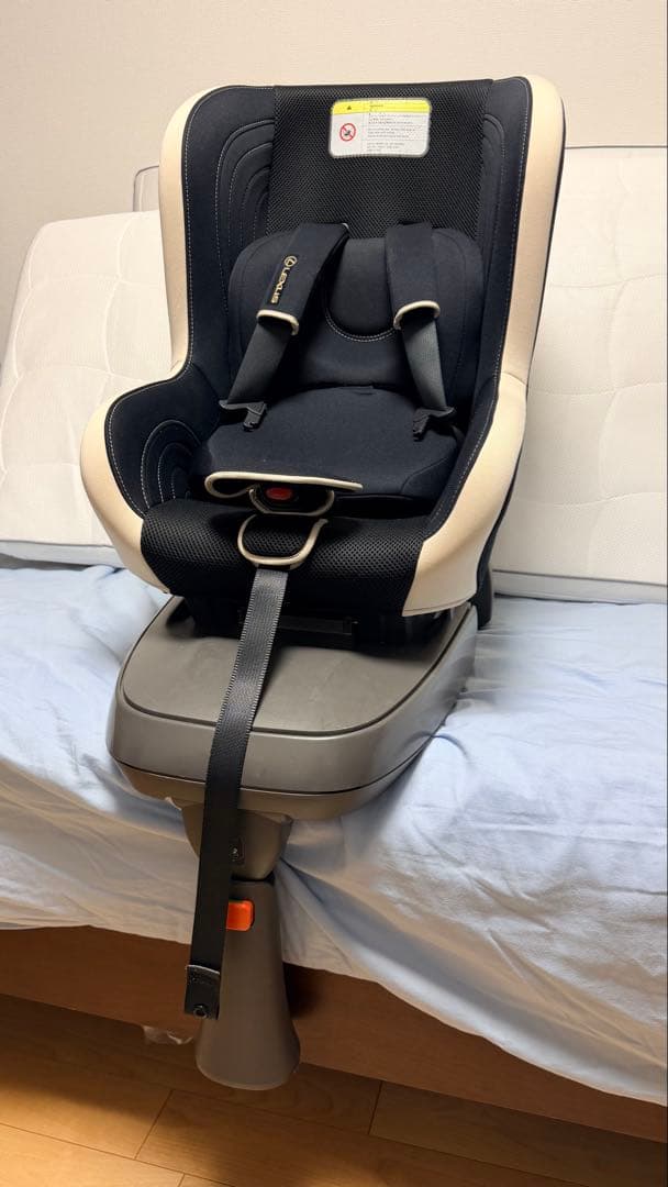 年末値下げ【美品】ISOFIX対応 レクサス 車用チャイルドシート