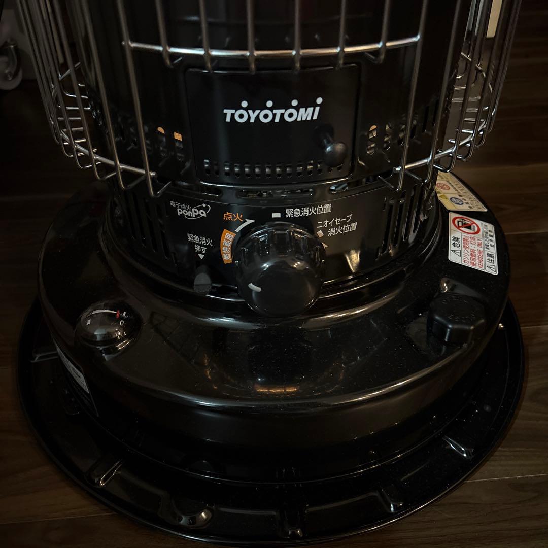 トヨトミほぼ新品対流型石油ストーブKS-67H-NB ブラック手渡しのみ