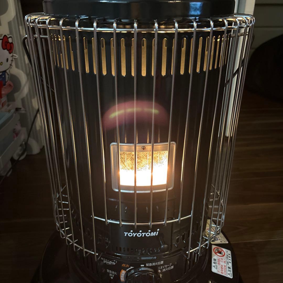 トヨトミほぼ新品対流型石油ストーブKS-67H-NB ブラック手渡しのみ