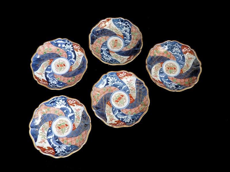 大聖寺伊万里　染錦　捻り紋　芭蕉葉に巻物　３寸半皿 ５枚　C840AS-BQo