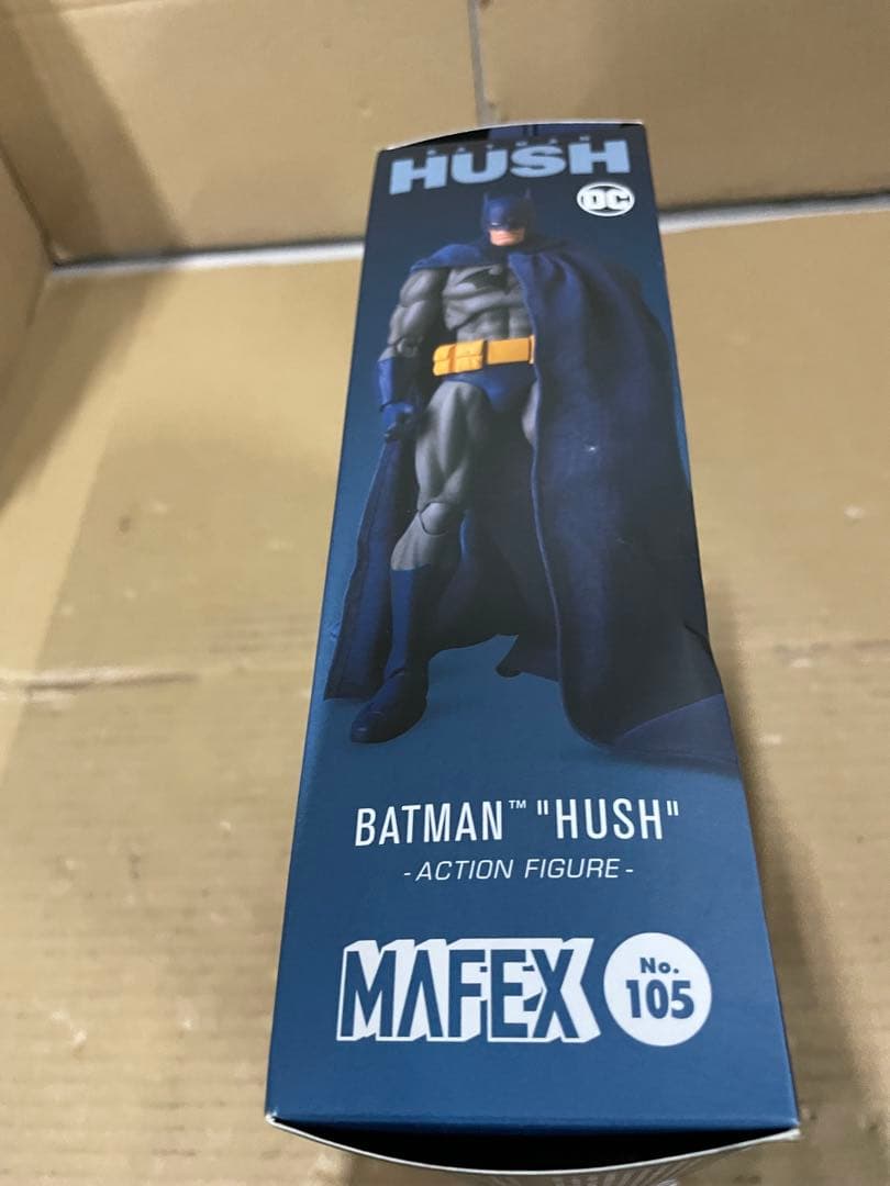 マフェックス No.105 MAFEX BATMAN \"HUSH\"
