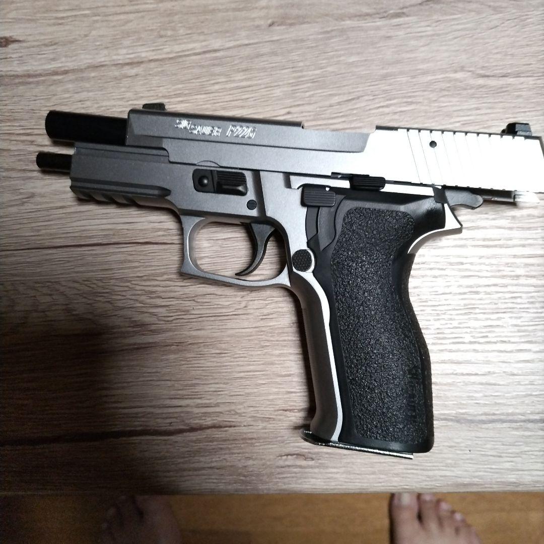 TOKYOマルイの sigSAUER ｐ226 E2ガスガン